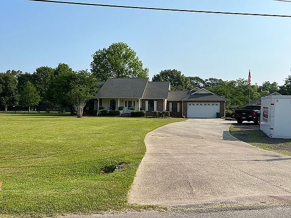 3rd image of 17480 Robinwood Dr