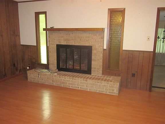 2nd image of 509 Tahoe Ave