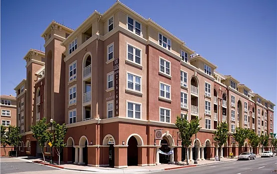 Franklin Street Apartment Homes — Photo 24