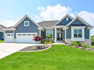 1943 N Teton Trl, Grafton, WI 53024