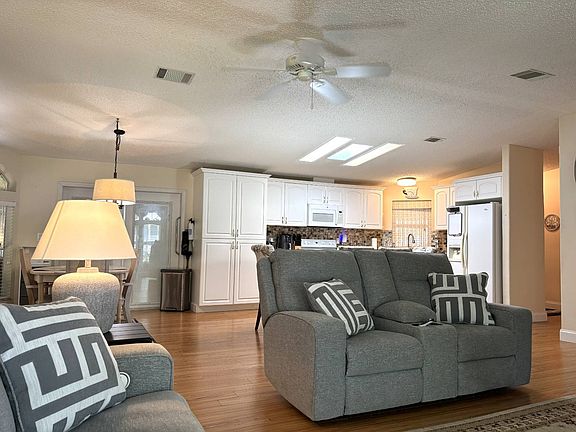 5th image of 26 Green Forest Dr #167