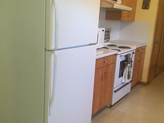 4th image of 12 N Circle Dr