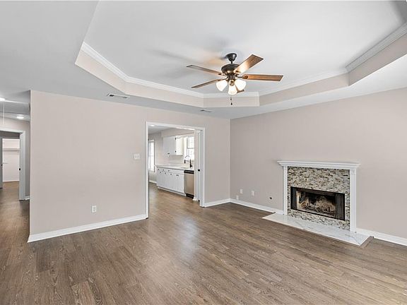 4th image of 1100 Louise Ave