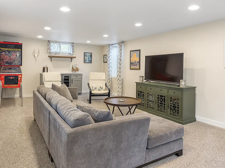 2270 Krameria St — Photo 11