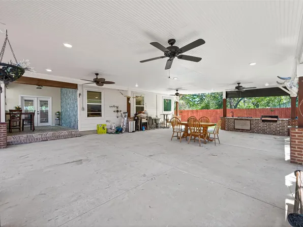17503 Deer Creek Dr, Spring, TX 77379