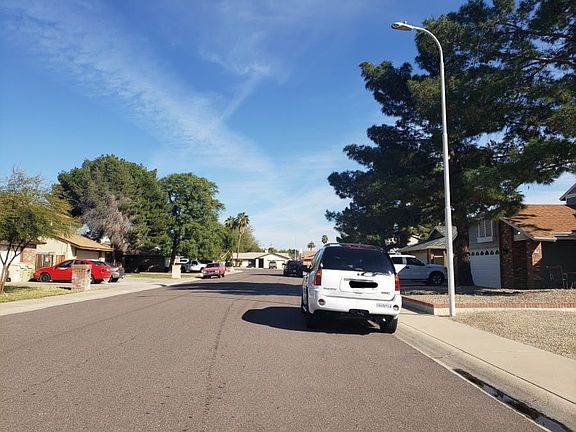 4th image of 5320 W Desert Hills Dr