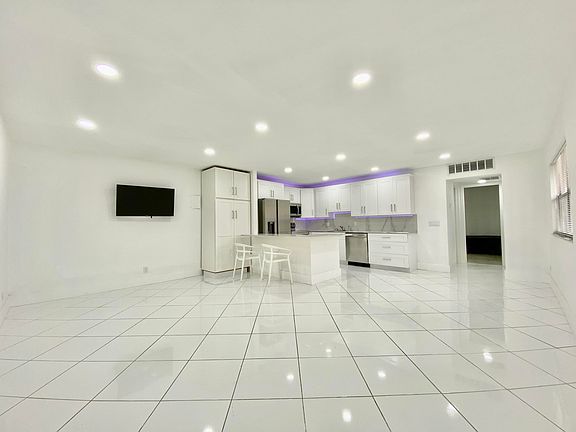 2nd image of 127 Seville E #E