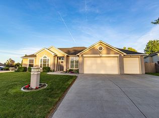 3301 Nottingham Dr, Richland, WA 99352