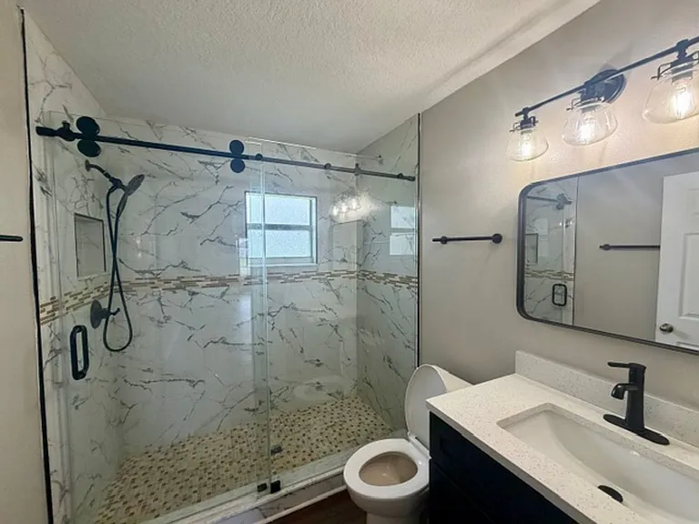 3175 Victoria Dr — Photo 13