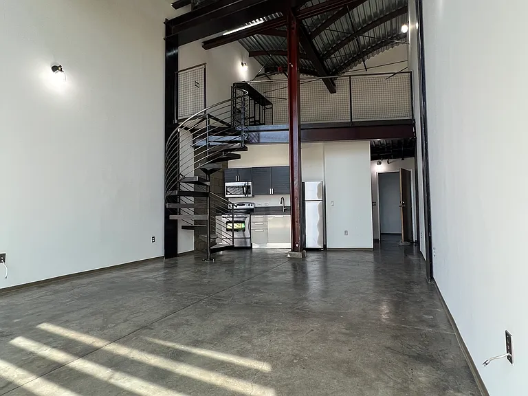 Lacy Studio Lofts — Photo 6