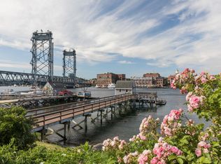 9 Badgers Is W APT 1, Kittery, ME 03904