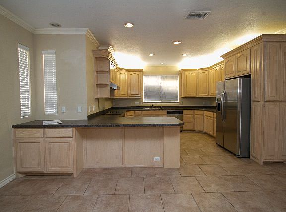 4th image of 4509 Spence Dr