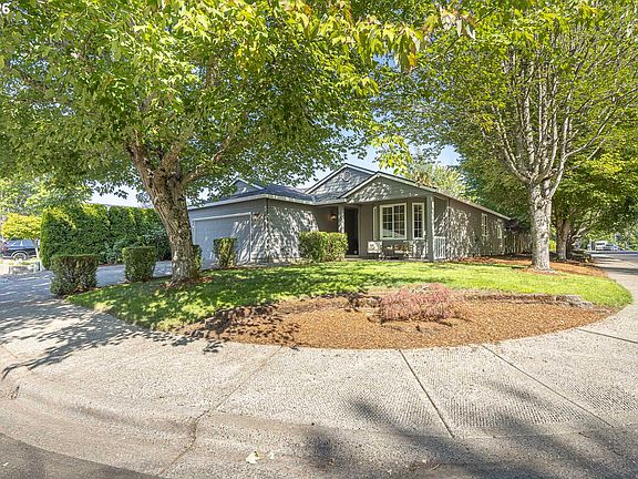 3rd image of 15823 SW Springtooth Ln
