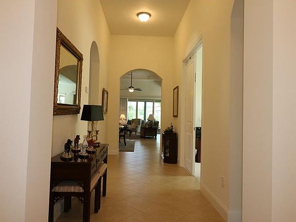 3rd image of 10806 Royal Cypress Way