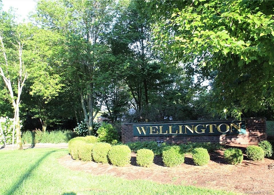 1st image of 129 Wellington Dr Unit 129