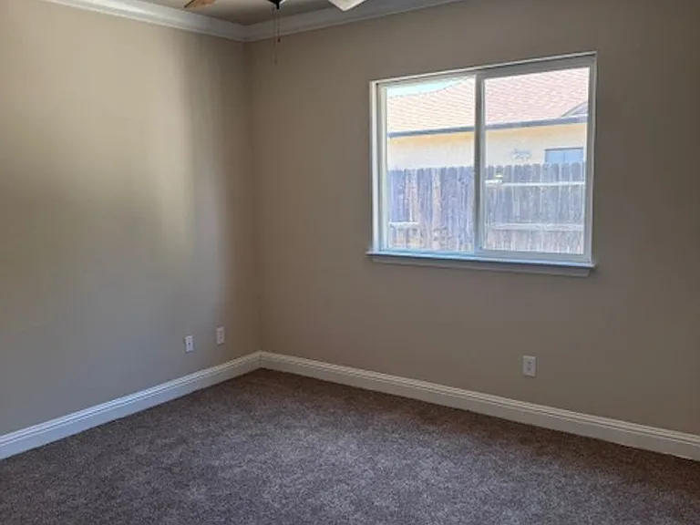 1390 Empress Ln — Photo 30