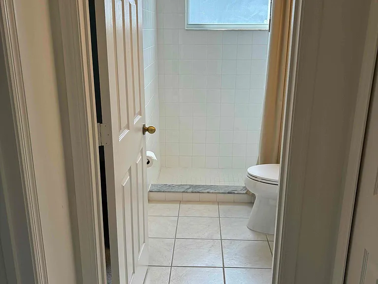 Fully renovated full bathroom (connected to bedroom #1)