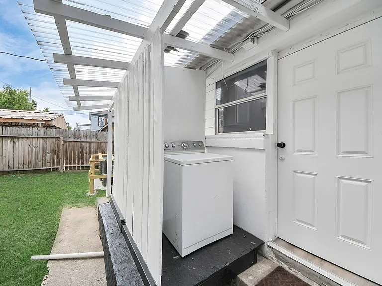 2902 Truxillo St — Photo 29