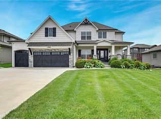15969 W 165th St, Olathe, KS 66062