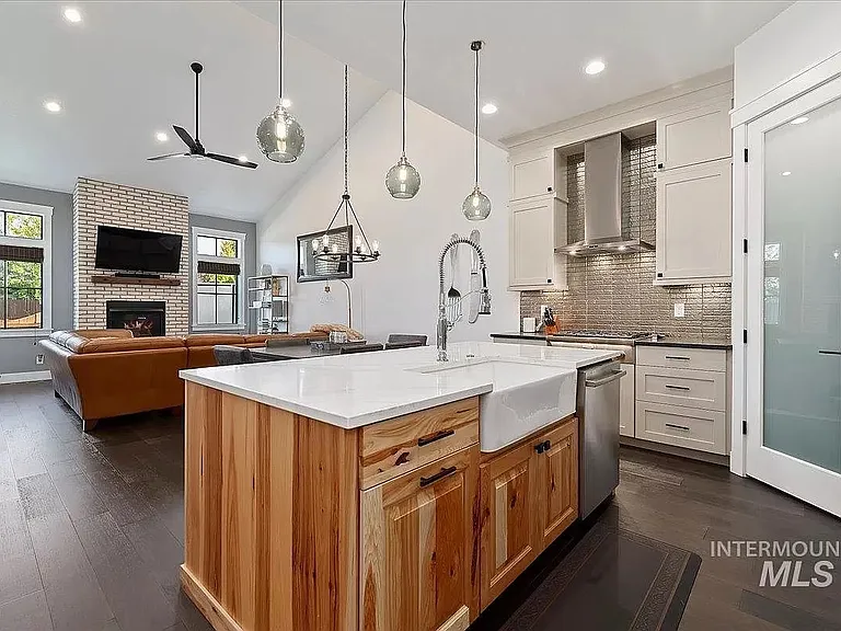4194 W Lovegood Ln — Photo 8