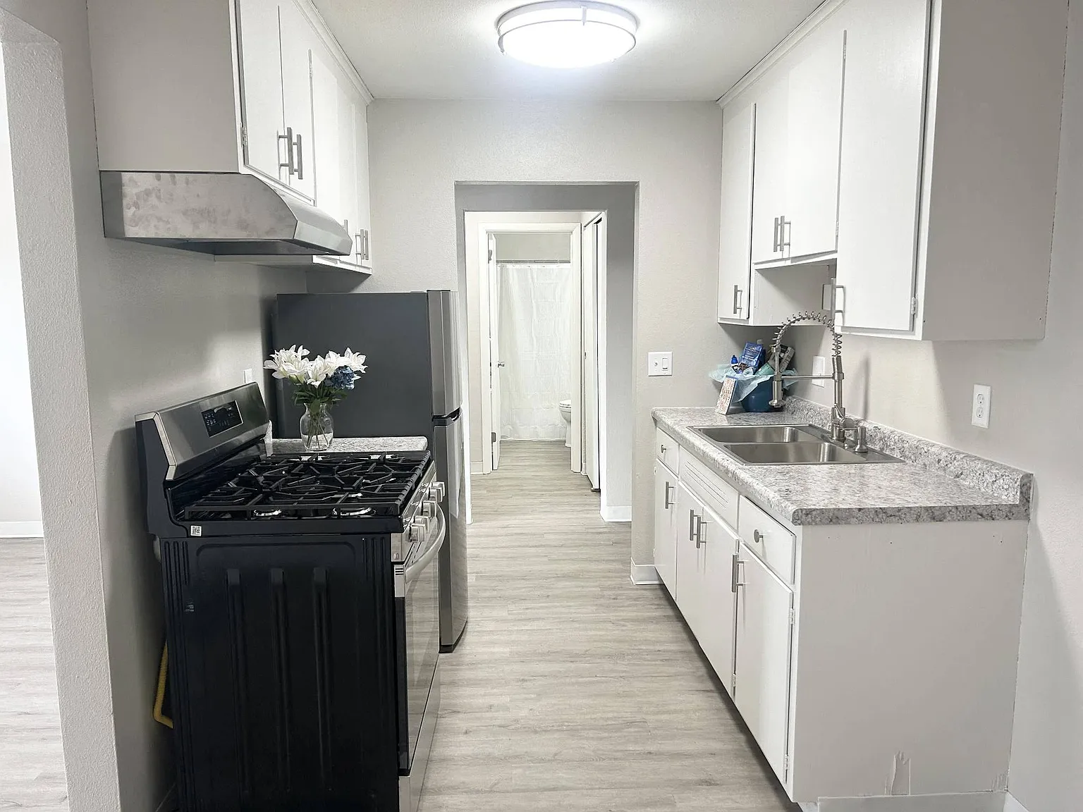 Richfield Square Apartments — Photo 3