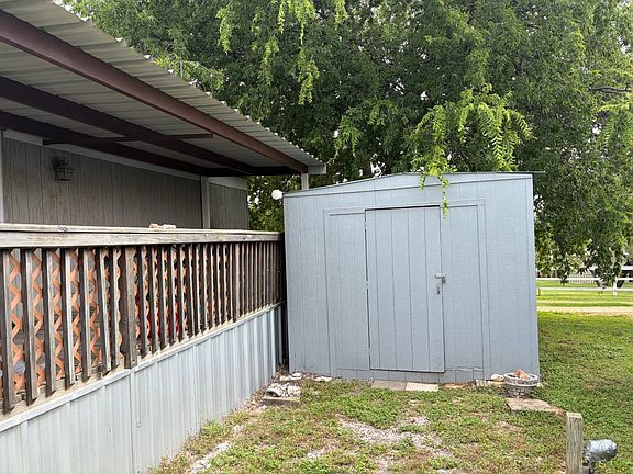 2nd image of 103 Lone Oak Dr