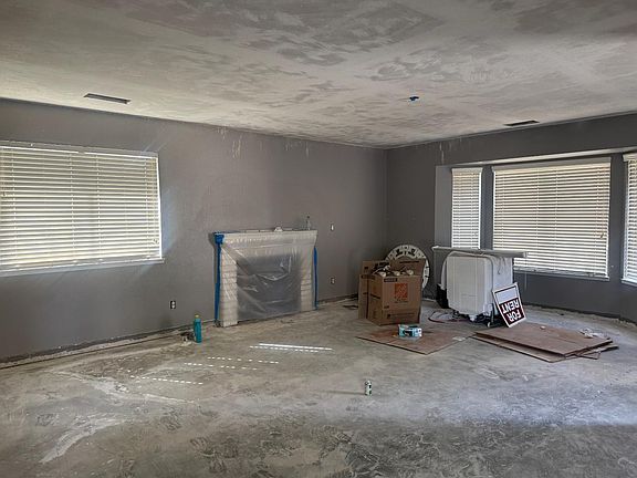 2nd image of 1754 Donner Ave