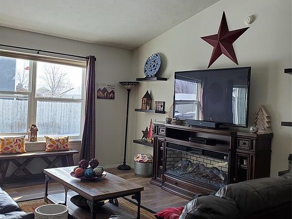 4th image of 112 Green Belt Dr
