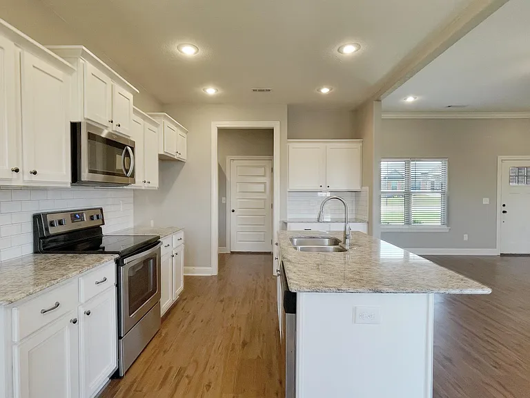 530 Captain Hopkins St — Photo 11