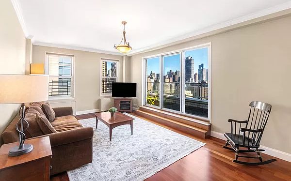 1st image of 500 E 83rd St Penthouse E