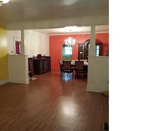 3rd image of 412 W Davis Dr