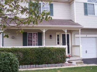 2 W Acorn Ln, Lake In The Hills, IL 60156