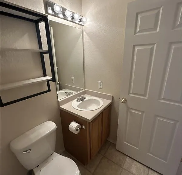 3011 Mandalay Grv #9 — Photo 18