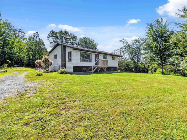 19 Waterloo Rd, Waterloo, NS B4V 8J8