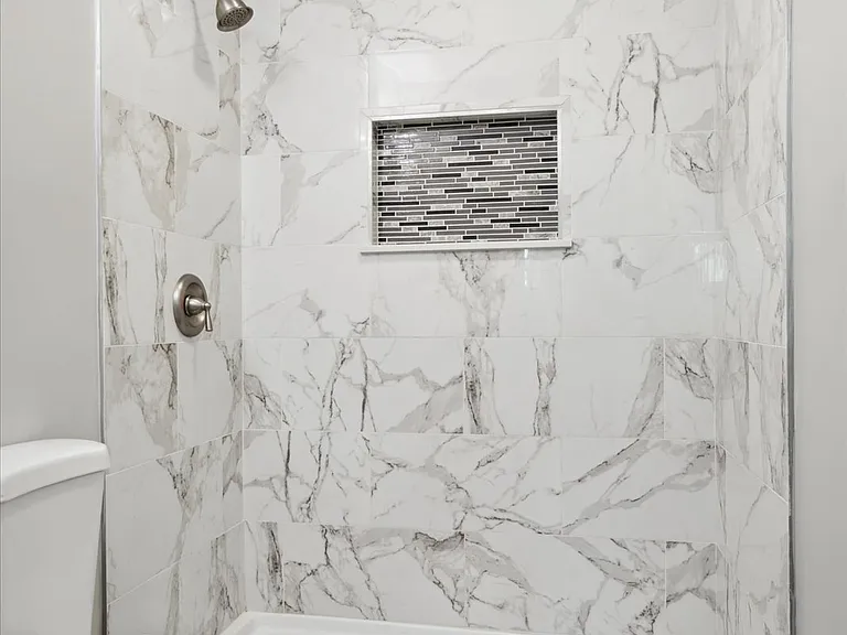 72 Ferguson Ln — Photo 23