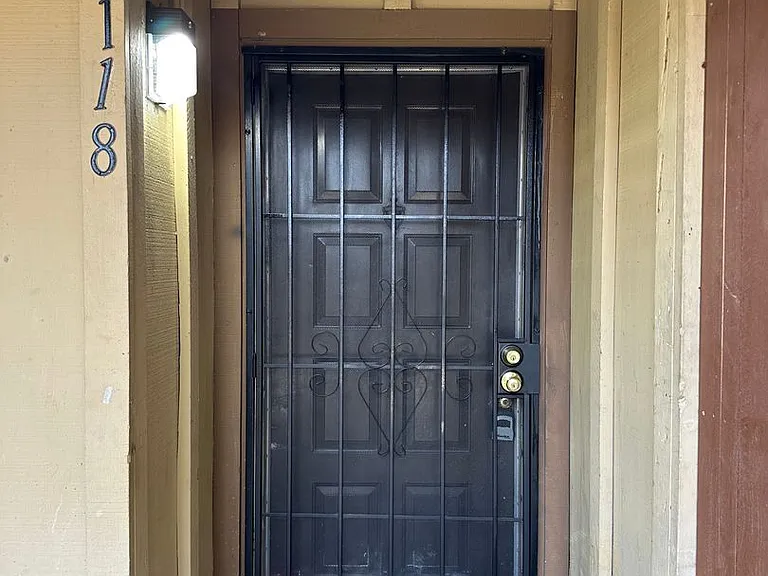 5181 E Olive Ave #118 — Photo 2