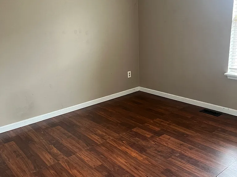425 Polk Manor Dr — Photo 6