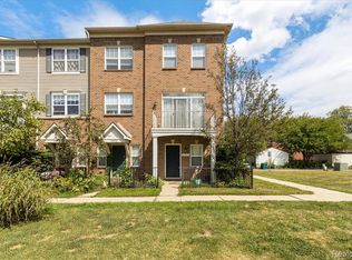 1048 Lakepointe St E #F, Grosse Pointe, MI 48230