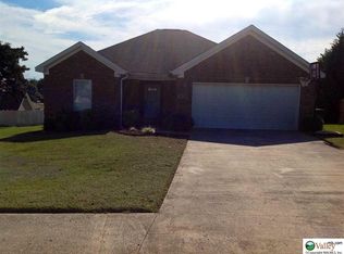 2502 Smallbrook Cir NW, Huntsville, AL 35810
