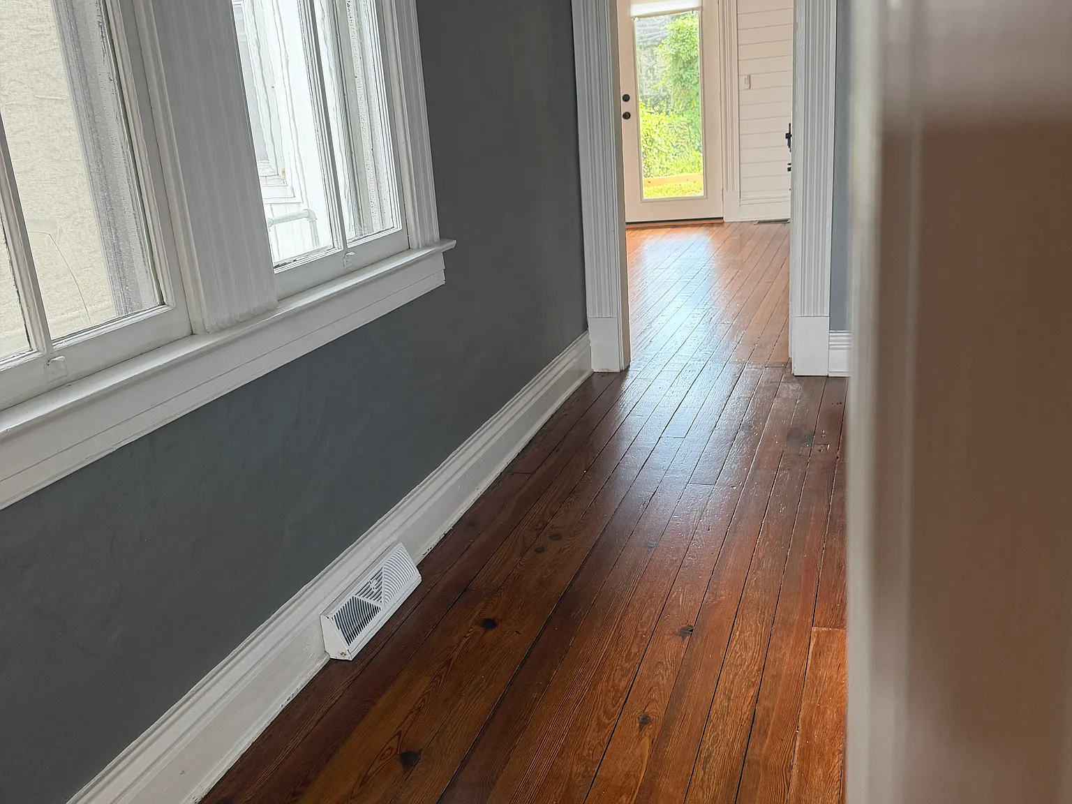 1 bed, 1000 sqft, $1,350 — Photo 3
