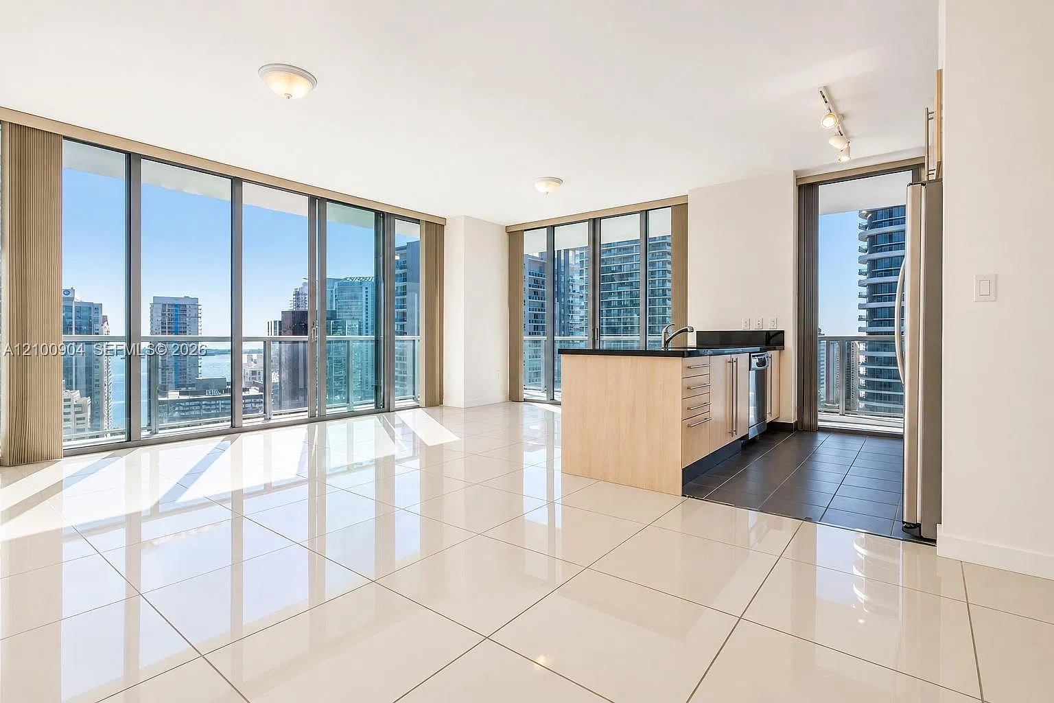 The Axis On Brickell Cond — Photo 1