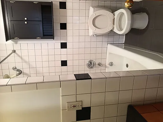 Rented by Peter Meskouris LREB | media 18