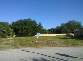 10225 Thurston Groves Blvd, Seminole, FL 33778