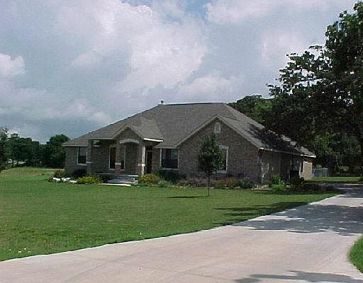 2nd image of 131 RAMBLING TRAIL DR