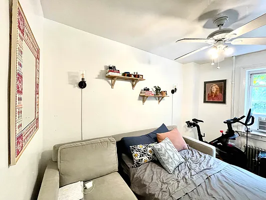 Rented by Pear NYC LLC | media 12