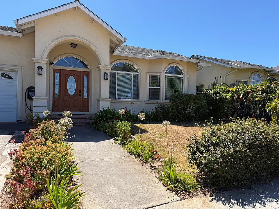 6816 Rainbow Dr