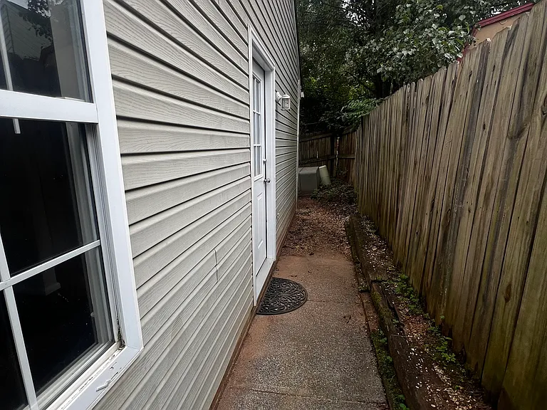 692 Pilgrim Ford Ct — Photo 19