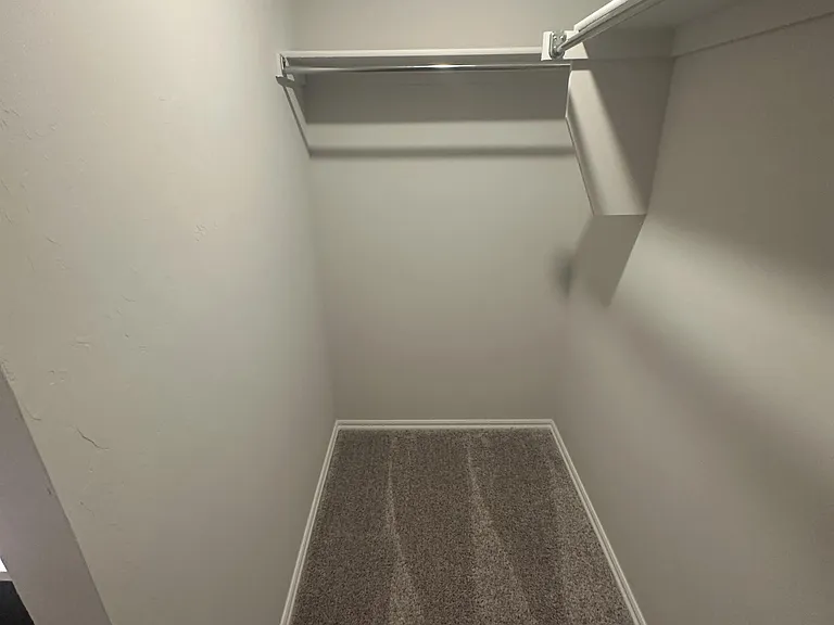 1002 Ichabod Cir — Photo 34