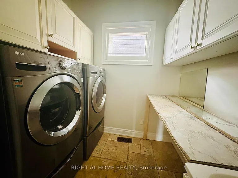338 Ashbury Rd — Photo 16