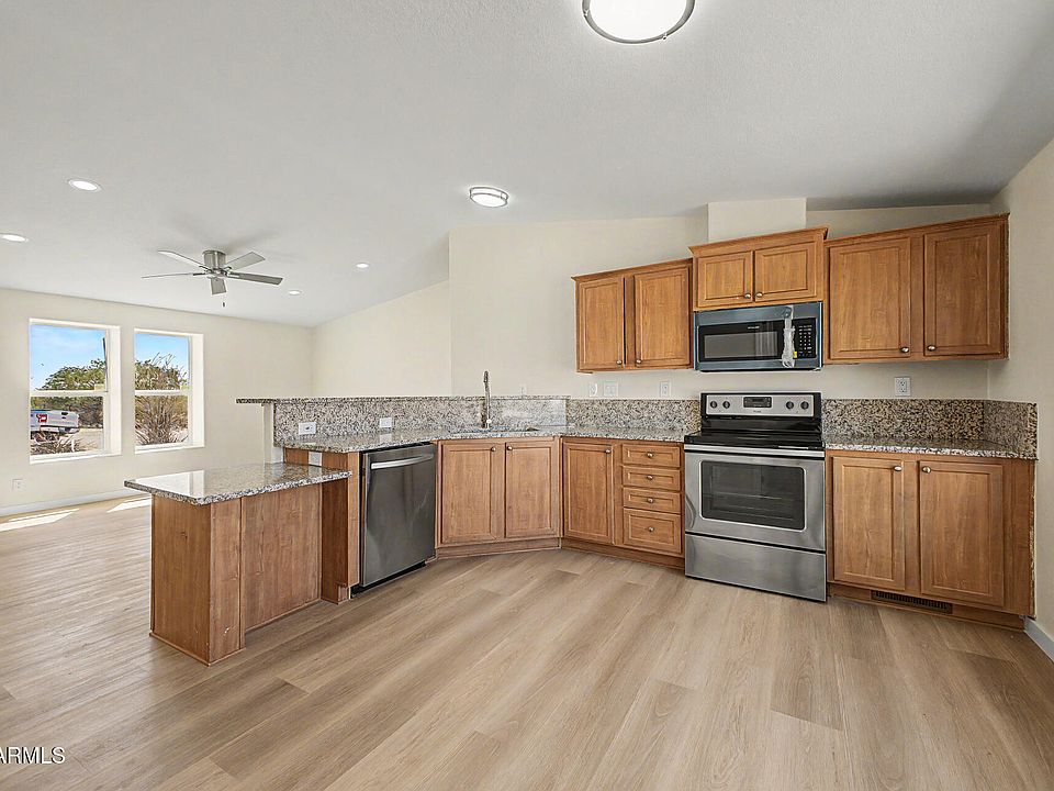1st image of 18254 W PEAKVIEW Road